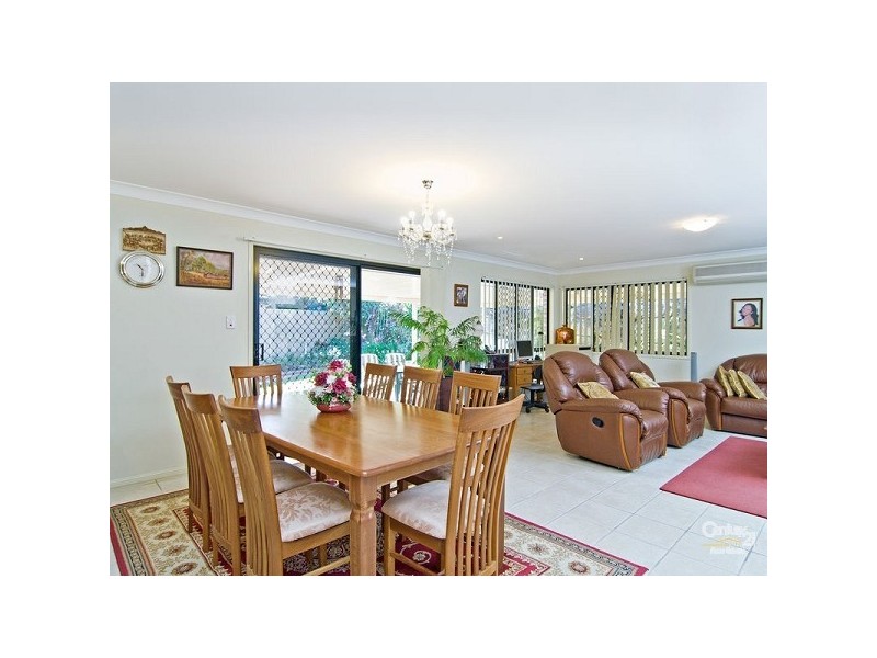 11 Glenkyree Close, Upper Kedron QLD 4055