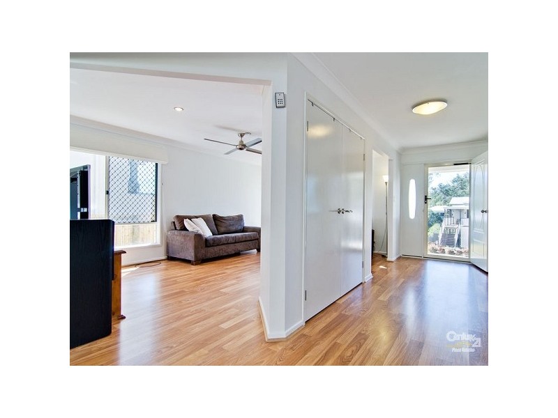 15 Oaklands Place, Upper Kedron QLD 4055