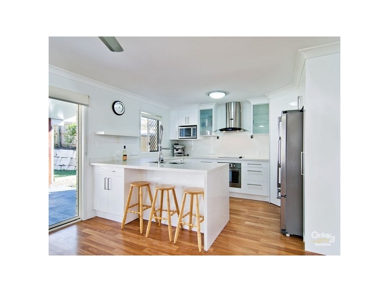 15 Oaklands Place, Upper Kedron QLD 4055