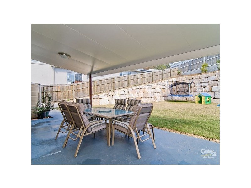 15 Oaklands Place, Upper Kedron QLD 4055