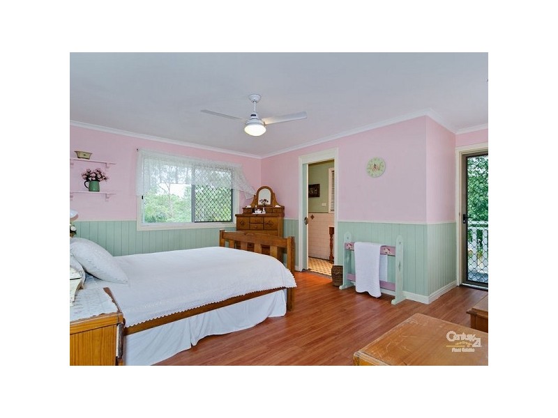 22 Persimmon Street, Ferny Grove QLD 4055