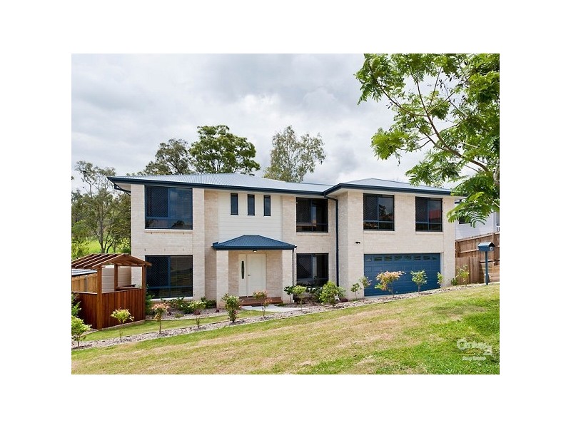 8 Highbury Place, Upper Kedron QLD 4055