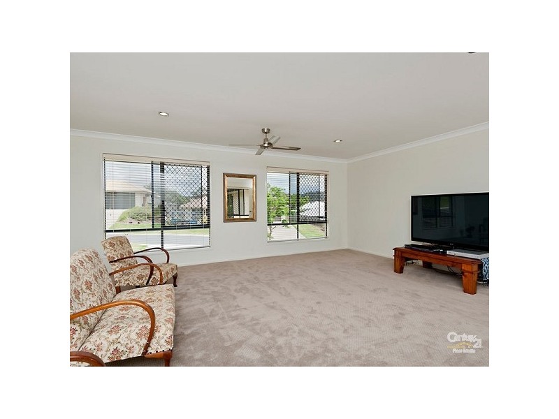 8 Highbury Place, Upper Kedron QLD 4055