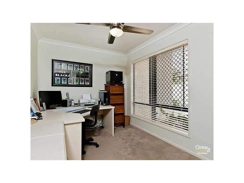 8 Highbury Place, Upper Kedron QLD 4055