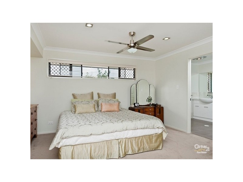 8 Highbury Place, Upper Kedron QLD 4055