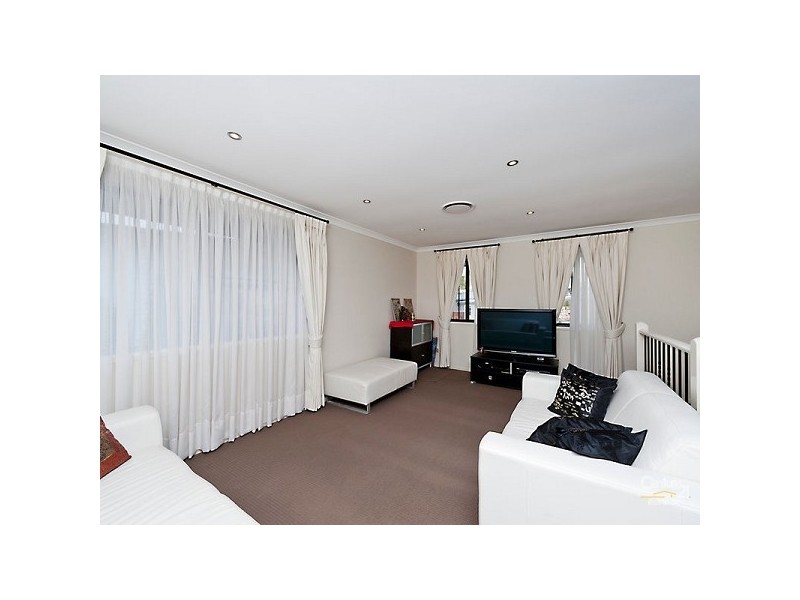 24 Oaklands Place, Upper Kedron QLD 4055