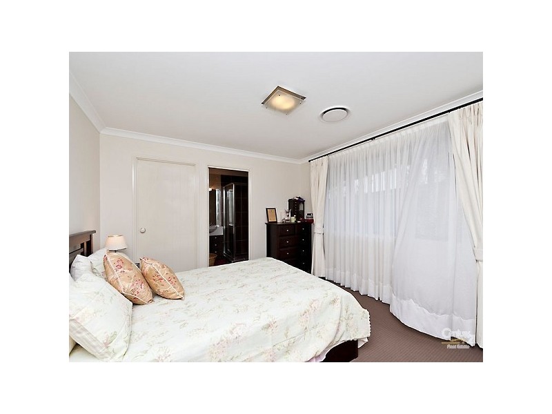 24 Oaklands Place, Upper Kedron QLD 4055