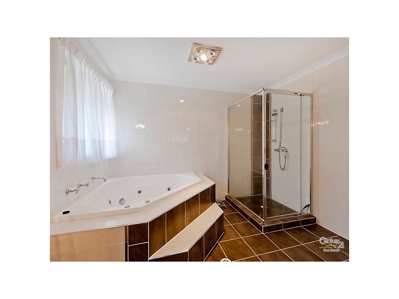 24 Oaklands Place, Upper Kedron QLD 4055