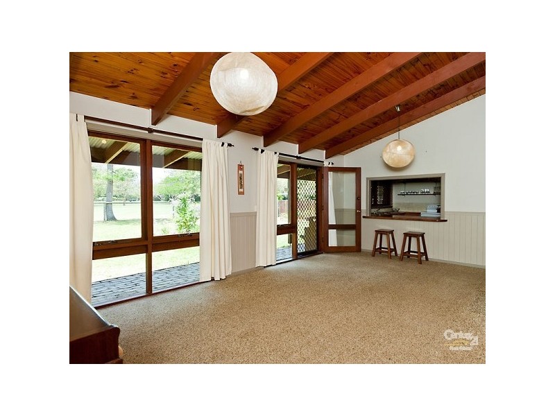 17 Kirinya Street, Ferny Hills QLD 4055