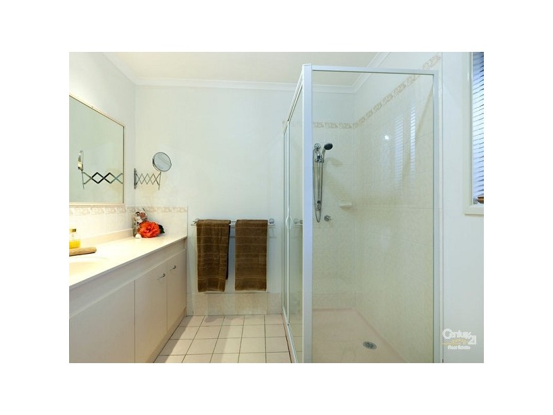 18 Kinross Place, Ferny Grove QLD 4055