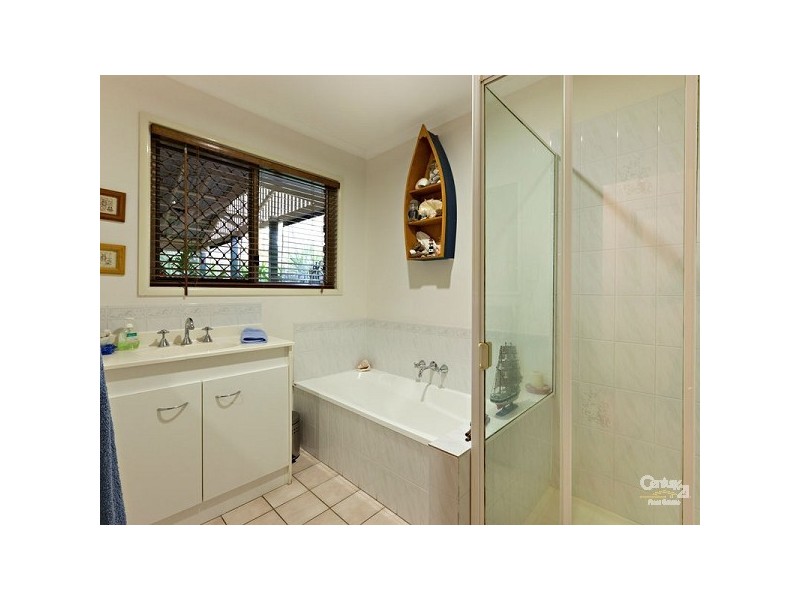 18 Kinross Place, Ferny Grove QLD 4055