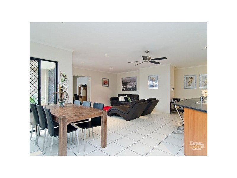 24 Quandong Crescent, Arana Hills QLD 4054