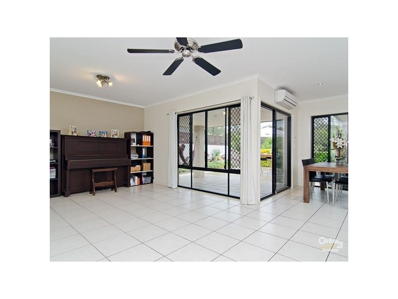 24 Quandong Crescent, Arana Hills QLD 4054