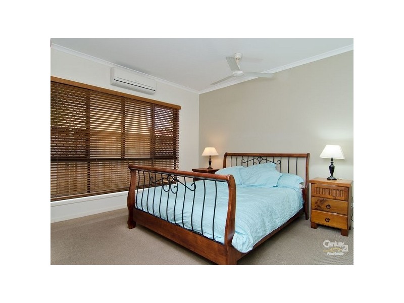 24 Quandong Crescent, Arana Hills QLD 4054