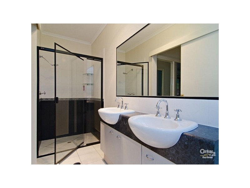 24 Quandong Crescent, Arana Hills QLD 4054