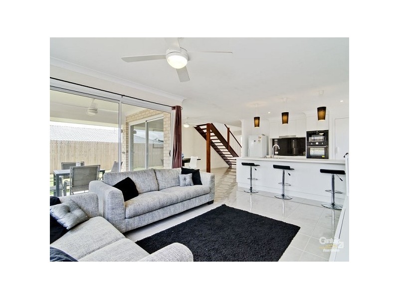 4 Osprey Place, Upper Kedron QLD 4055