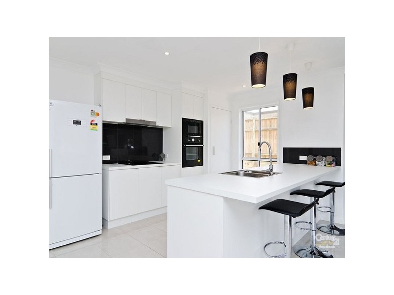 4 Osprey Place, Upper Kedron QLD 4055