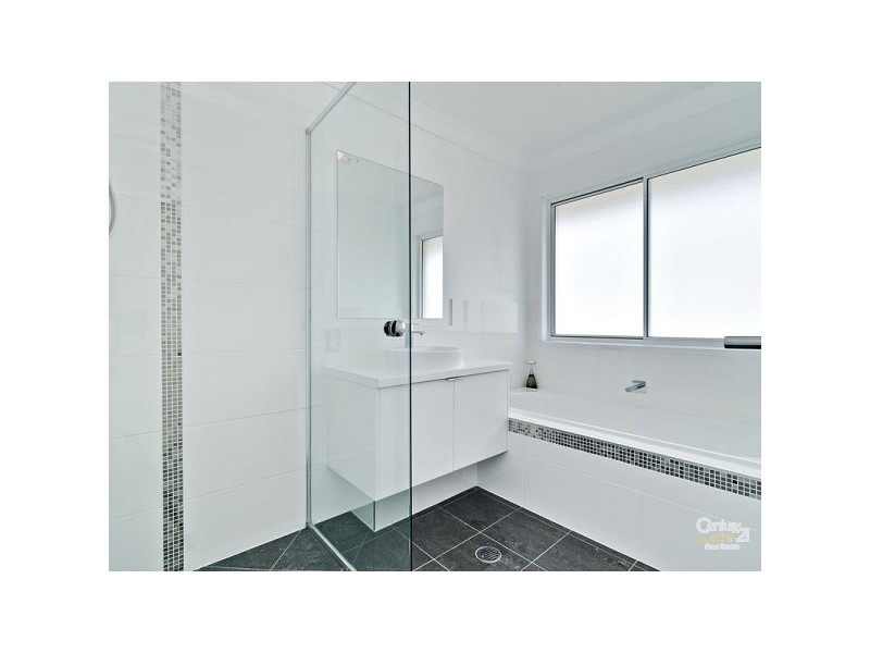 4 Osprey Place, Upper Kedron QLD 4055