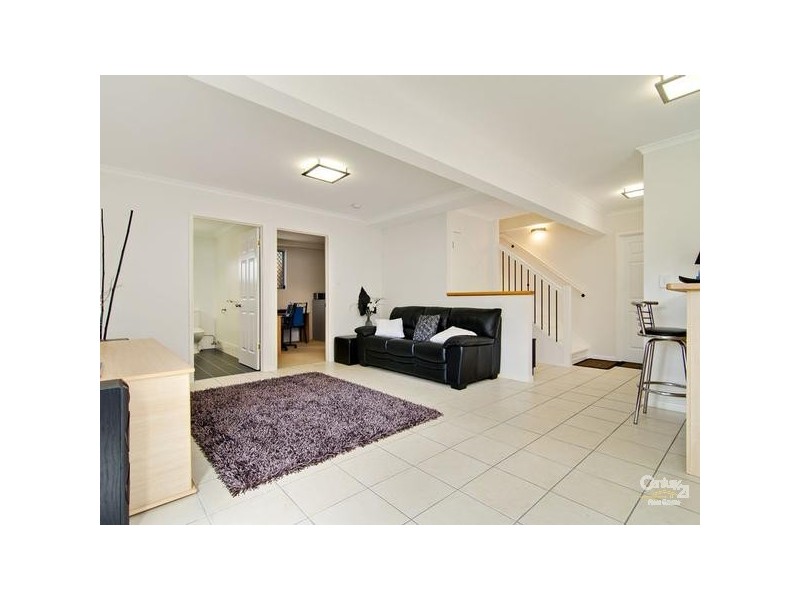 3 Wallaroy Court, Ferny Hills QLD 4055