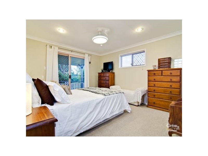 16 Greenfern Pace, Ferny Grove QLD 4055