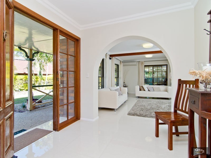 6 Larch Street, Ferny Grove QLD 4055