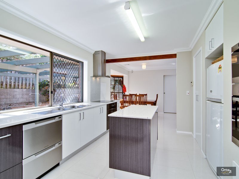 6 Larch Street, Ferny Grove QLD 4055