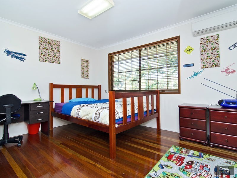 6 Larch Street, Ferny Grove QLD 4055