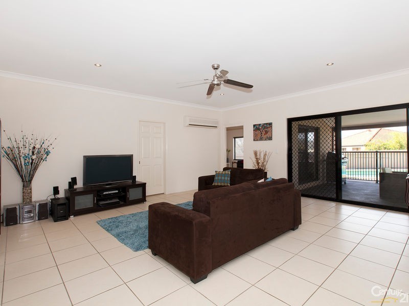 19 Ferndale Place, Upper Kedron QLD 4055
