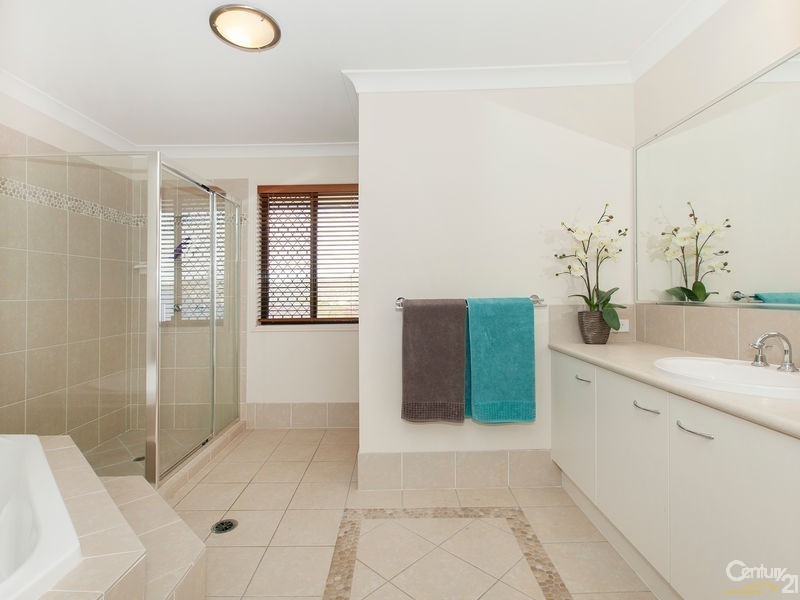 19 Ferndale Place, Upper Kedron QLD 4055