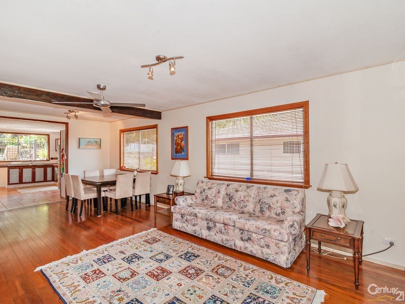 4 Wallaroy Court, Ferny Hills QLD 4055