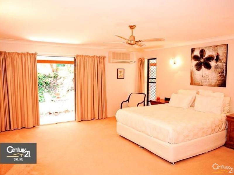 205 McGinn Road, Ferny Grove QLD 4055