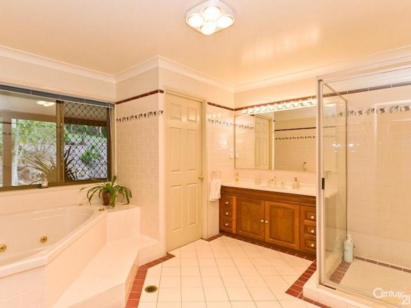 205 McGinn Road, Ferny Grove QLD 4055