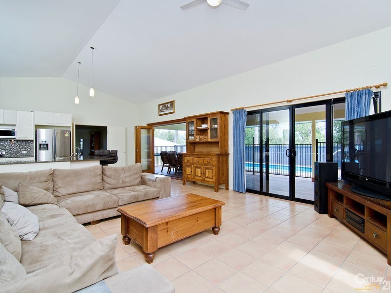 93 Inverness Street, Upper Kedron QLD 4055