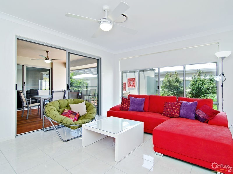 7 Oaklands Place, Upper Kedron QLD 4055