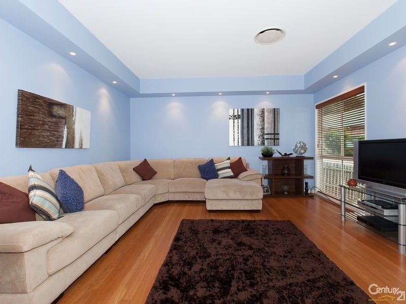 10 Honeybee Place, Upper Kedron QLD 4055