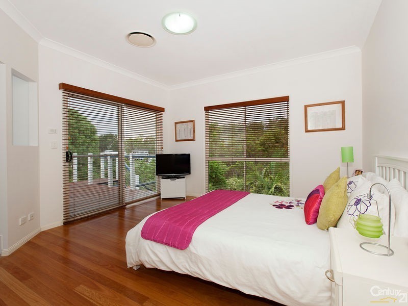 10 Honeybee Place, Upper Kedron QLD 4055