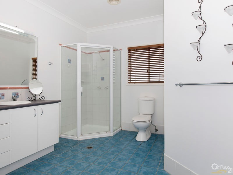 10 Honeybee Place, Upper Kedron QLD 4055