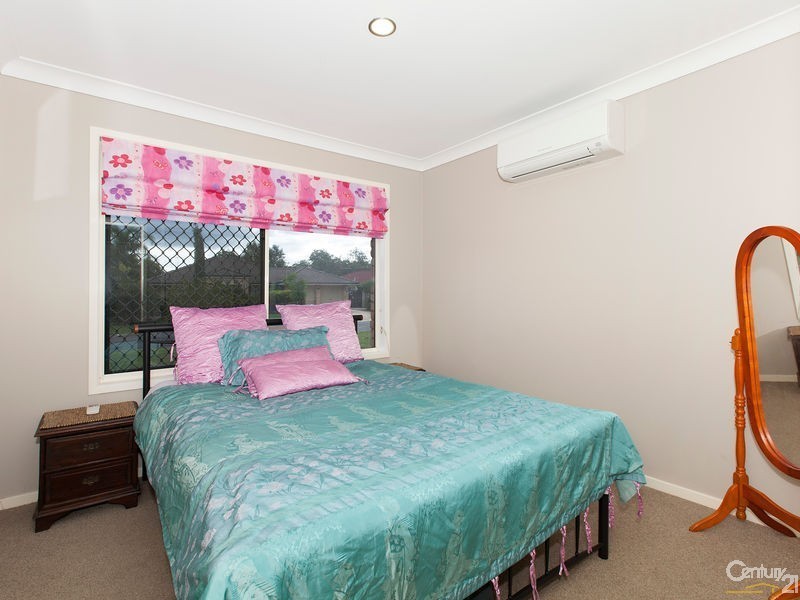 52 Kirralee Crescent, Upper Kedron QLD 4055