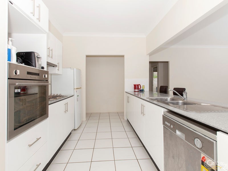 272 Levitt Road, Upper Kedron QLD 4055