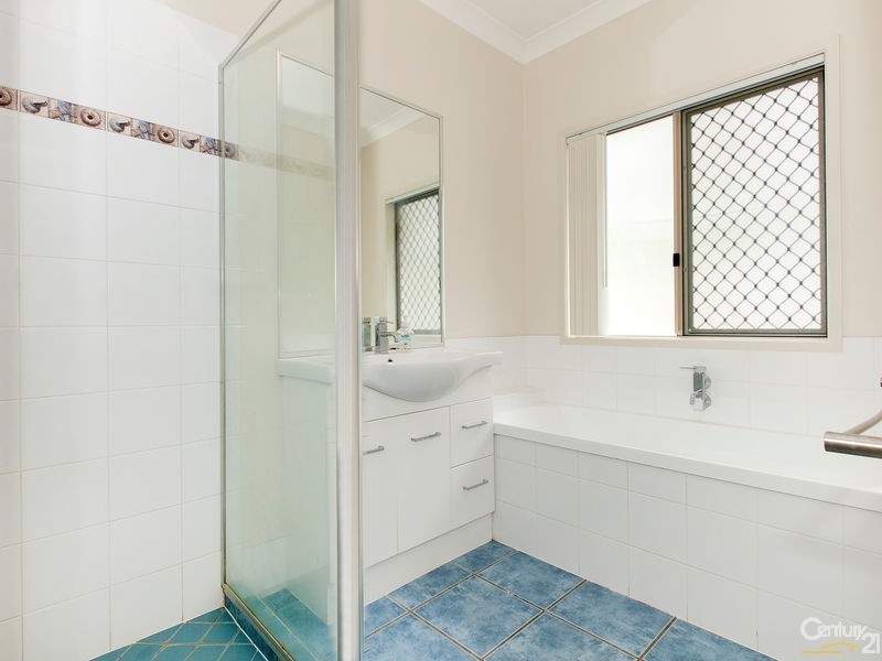 272 Levitt Road, Upper Kedron QLD 4055