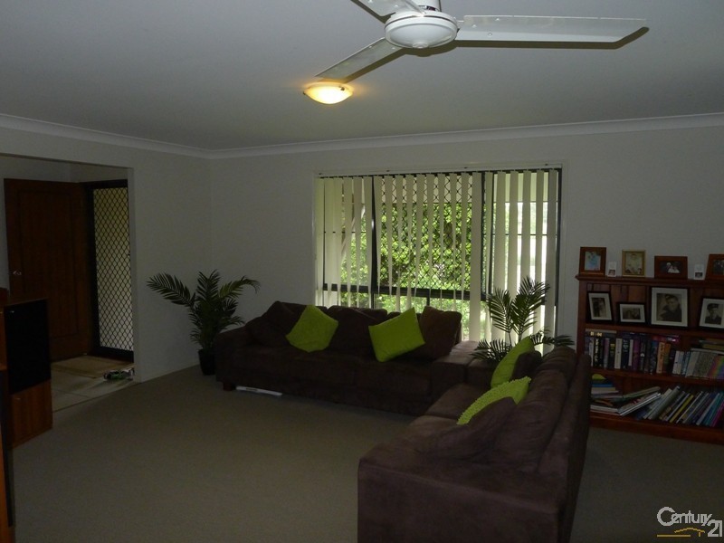 5 Charolais Crescent, Upper Kedron QLD 4055