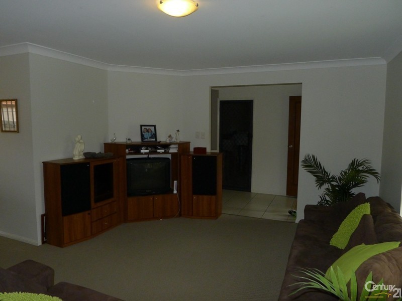 5 Charolais Crescent, Upper Kedron QLD 4055