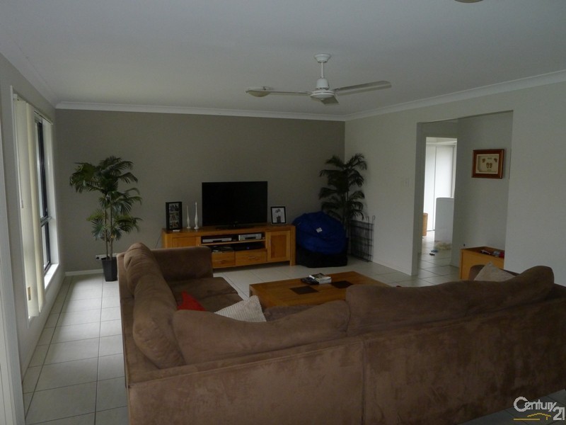 5 Charolais Crescent, Upper Kedron QLD 4055