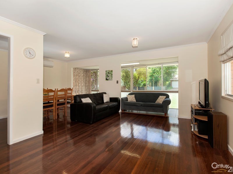 30 Kylie Avenue, Ferny Hills QLD 4055