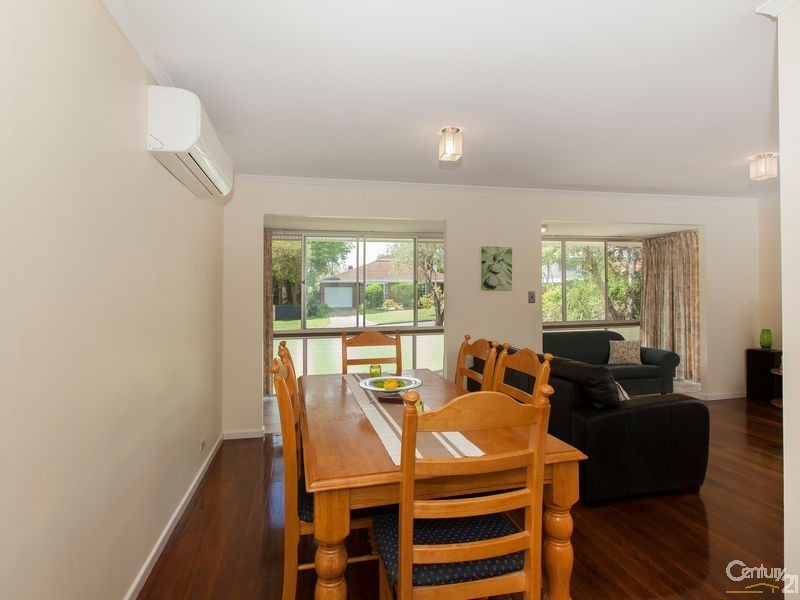 30 Kylie Avenue, Ferny Hills QLD 4055