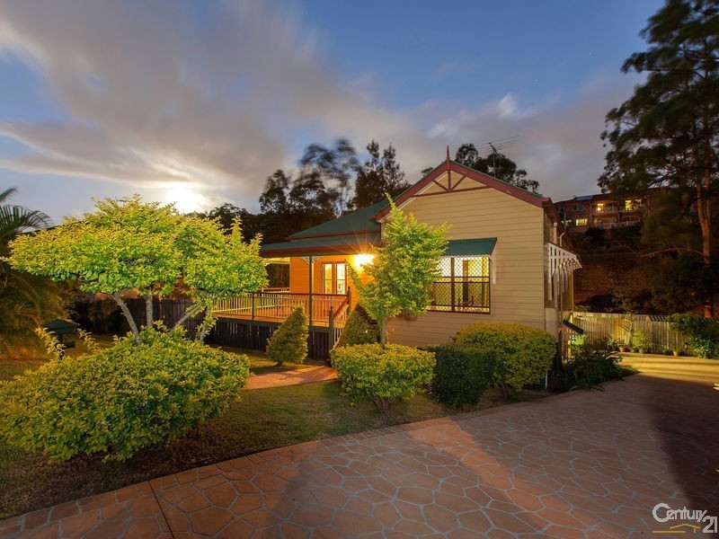 33 Woodtop Court, Ferny Hills QLD 4055