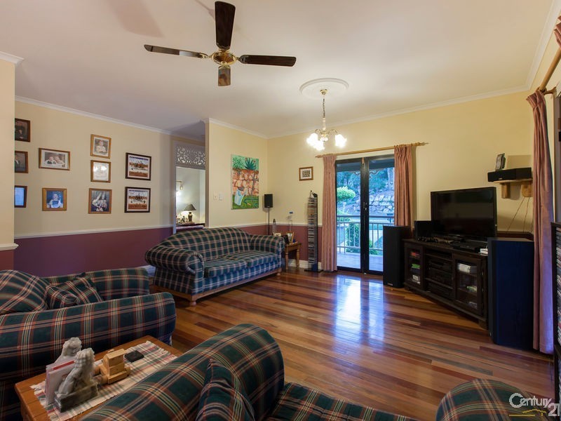 33 Woodtop Court, Ferny Hills QLD 4055