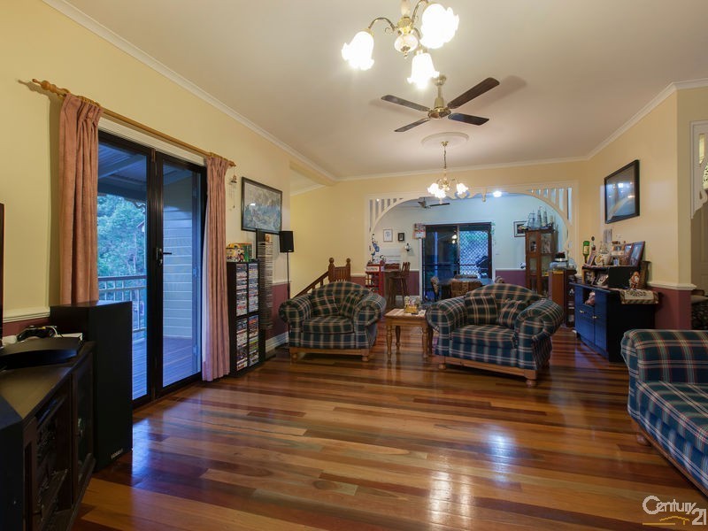 33 Woodtop Court, Ferny Hills QLD 4055