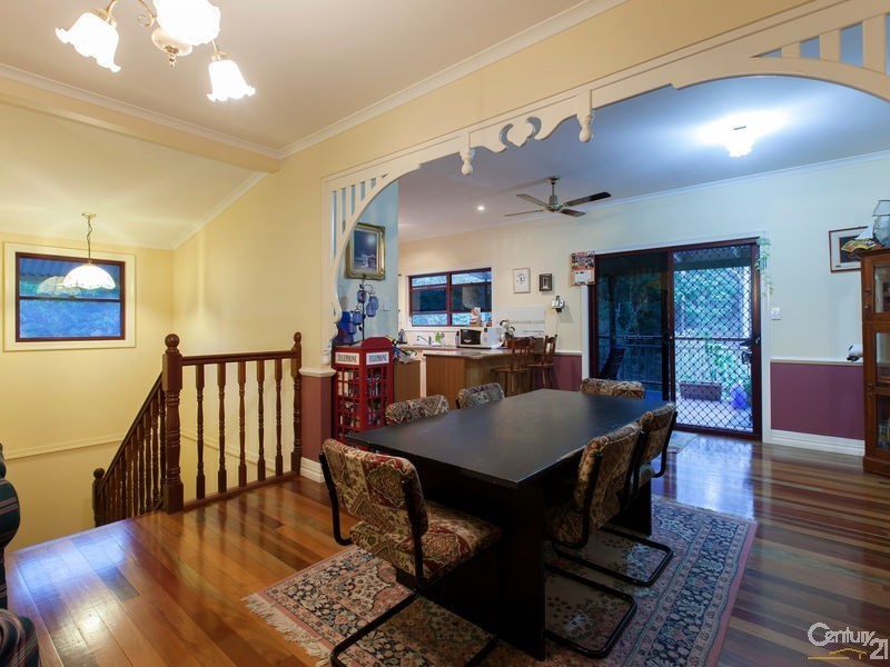 33 Woodtop Court, Ferny Hills QLD 4055