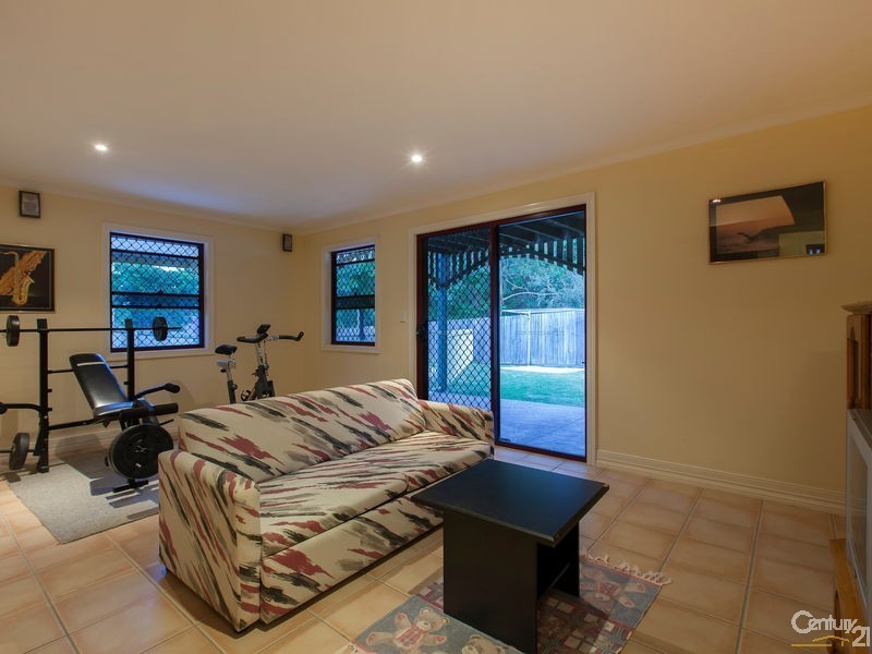 33 Woodtop Court, Ferny Hills QLD 4055